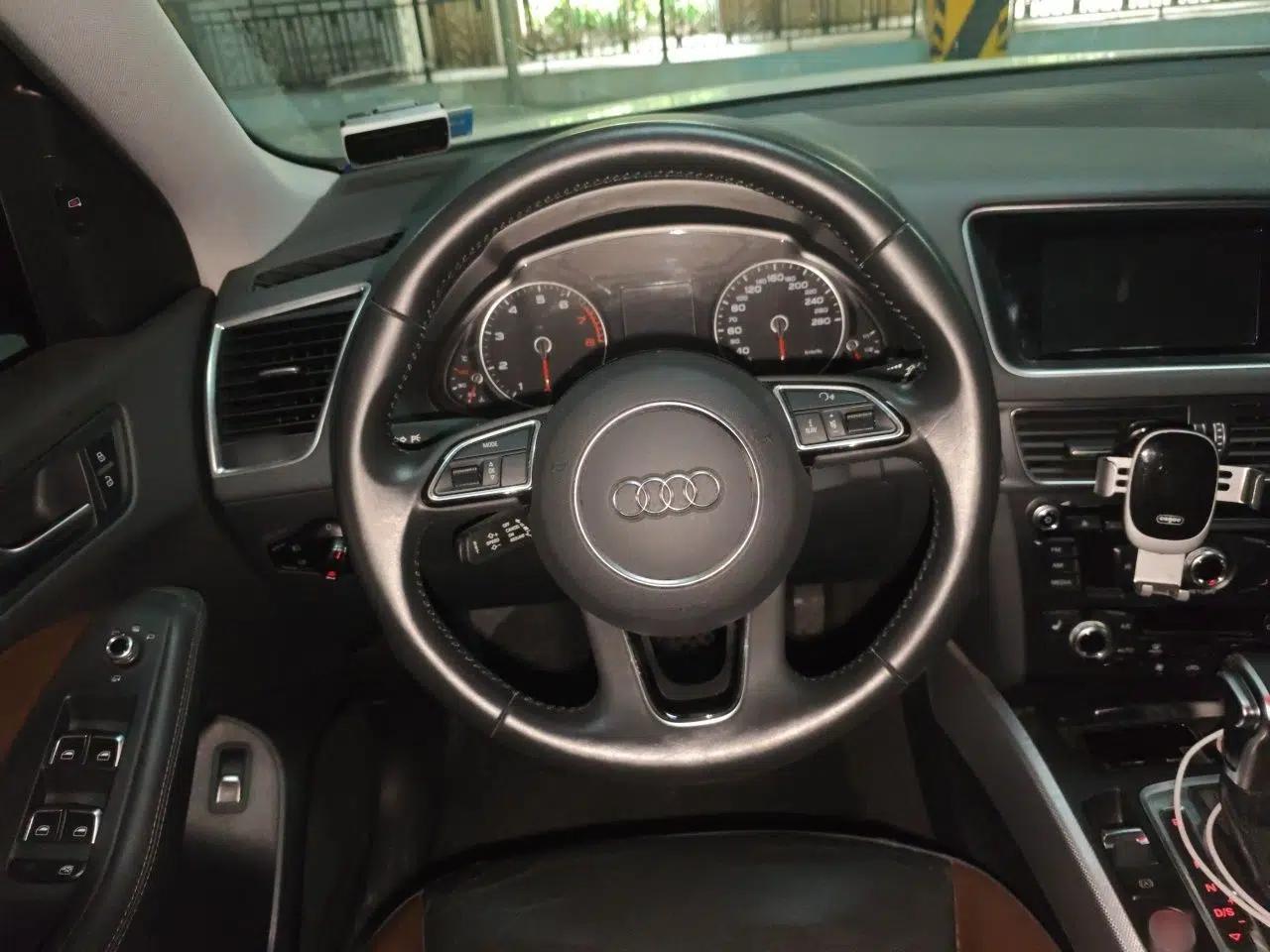 Audi Q5 2018 Collector's Edition 40 TFSI Technology Model — миниатюра 11