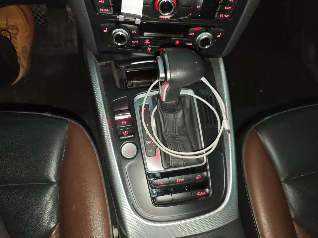 Audi Q5 2018 Collector's Edition 40 TFSI Technology Model — миниатюра 15