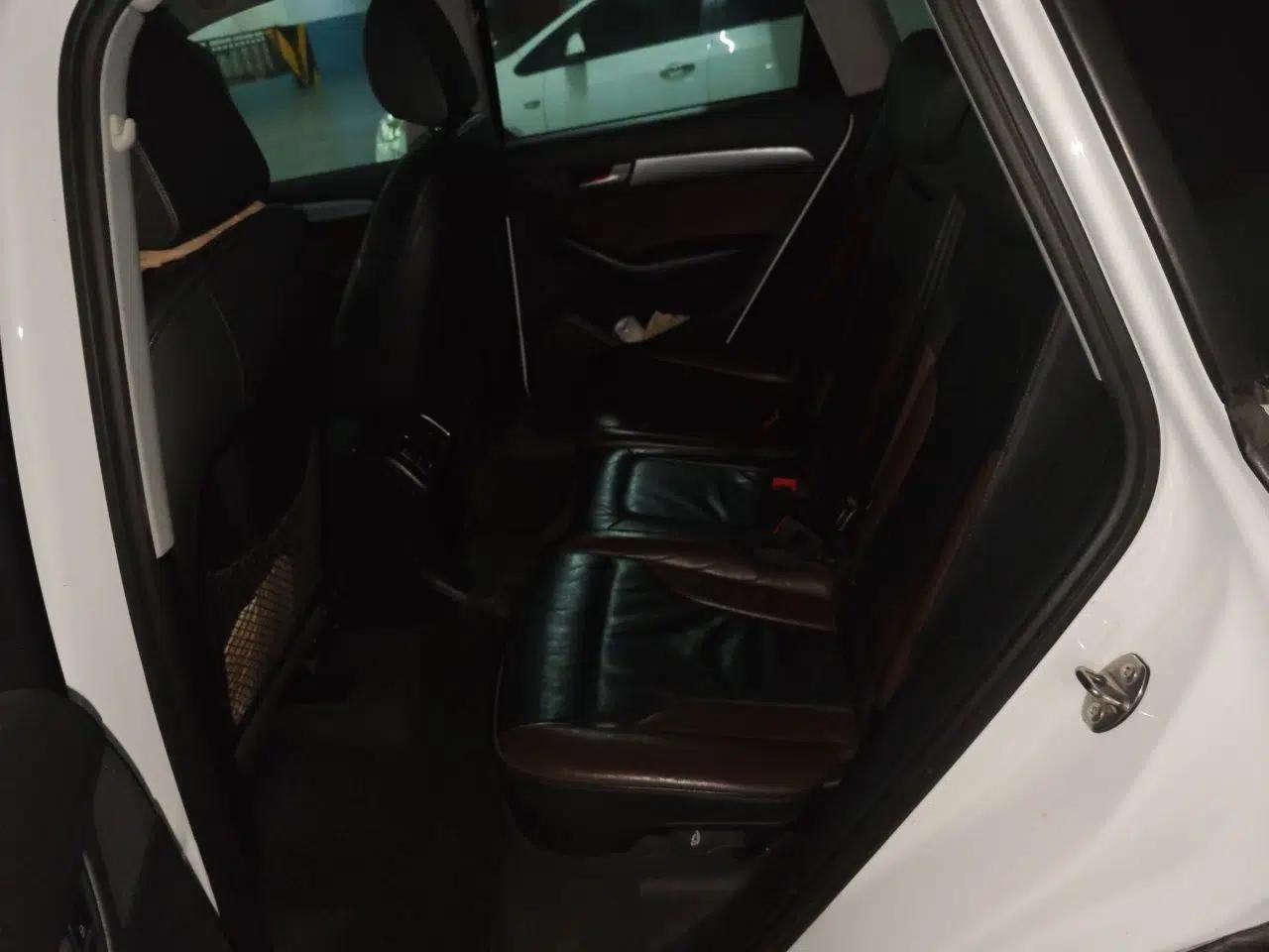 Audi Q5 2018 Collector's Edition 40 TFSI Technology Model — миниатюра 18