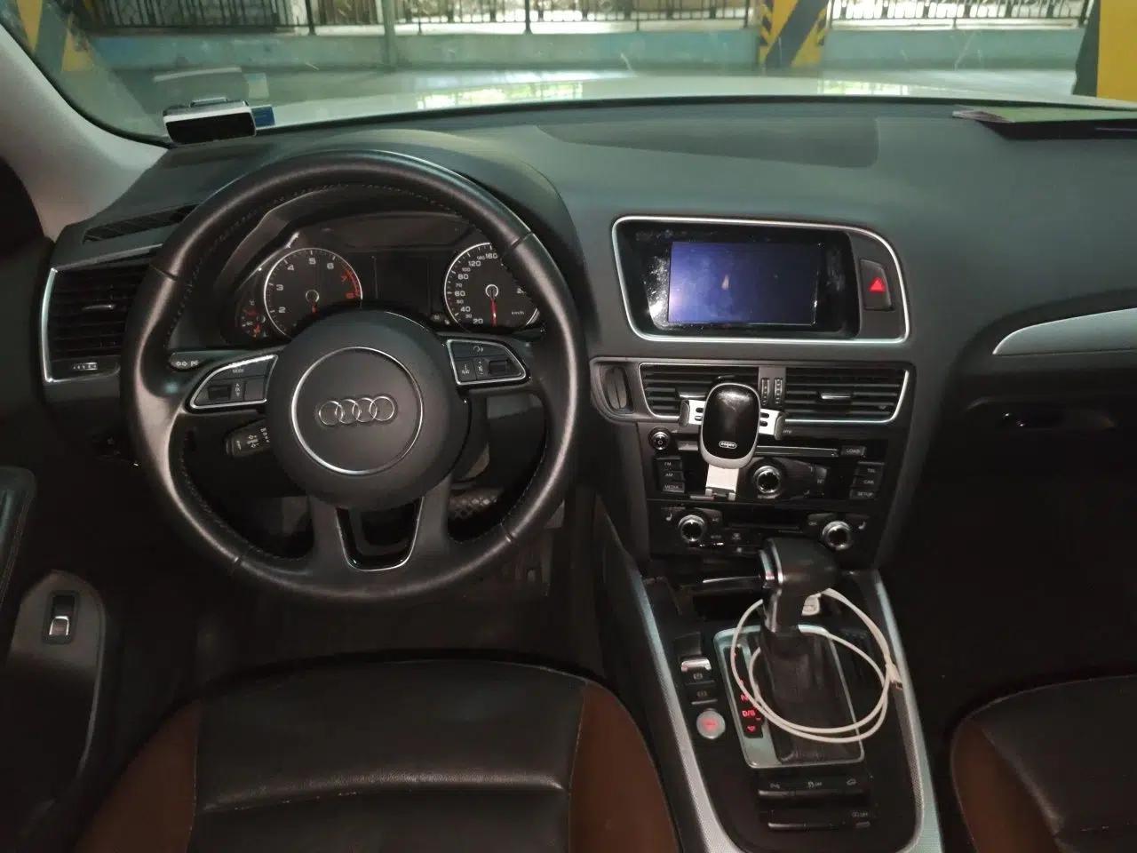 Audi Q5 2018 Collector's Edition 40 TFSI Technology Model — миниатюра 10