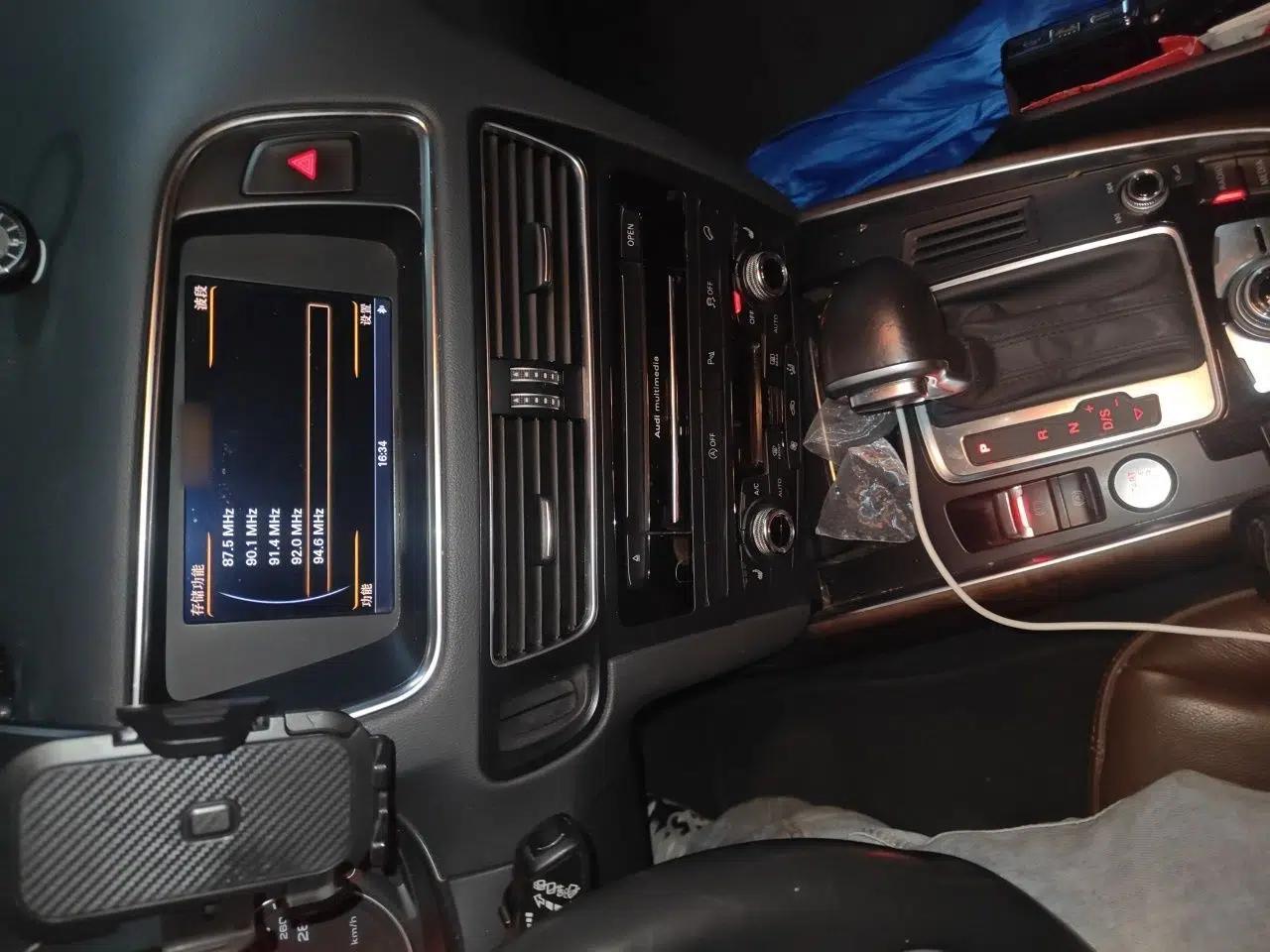 Audi Q5 2015 40 TFSI Comfort Model — миниатюра 12