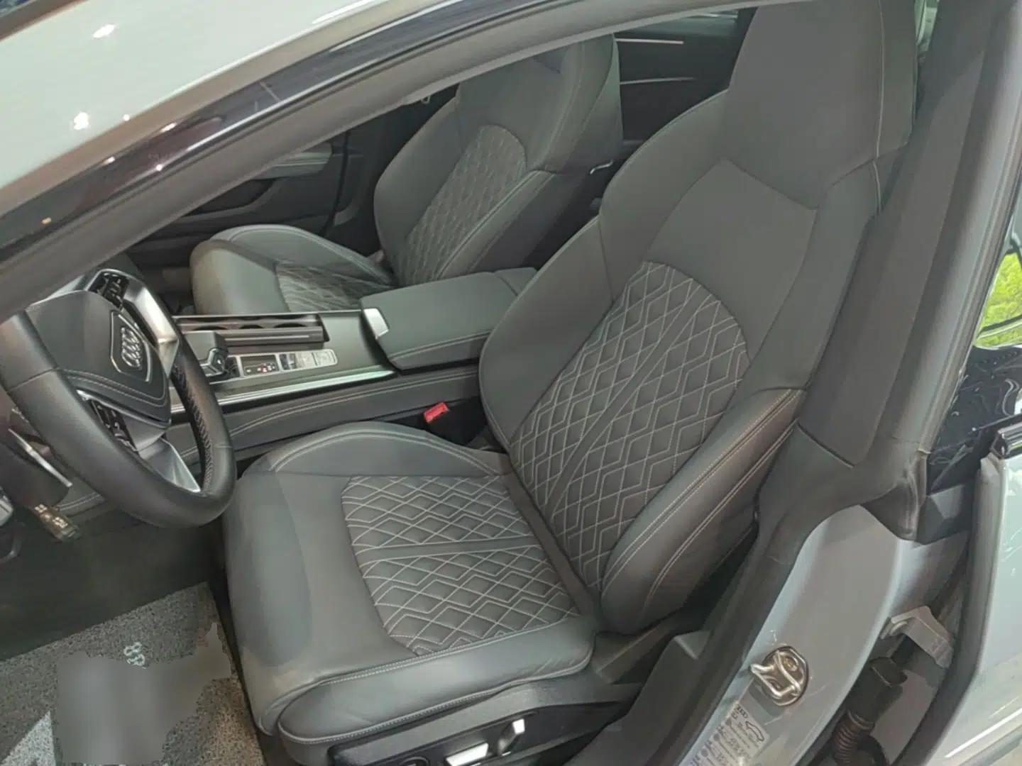 Audi A7L 2024 55 TFSI quattro Flagship Model — миниатюра 18
