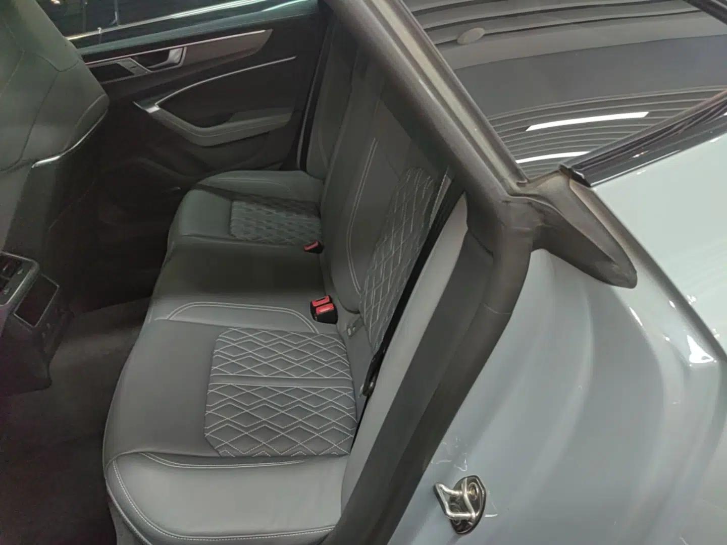 Audi A7L 2024 55 TFSI quattro Flagship Model — миниатюра 20
