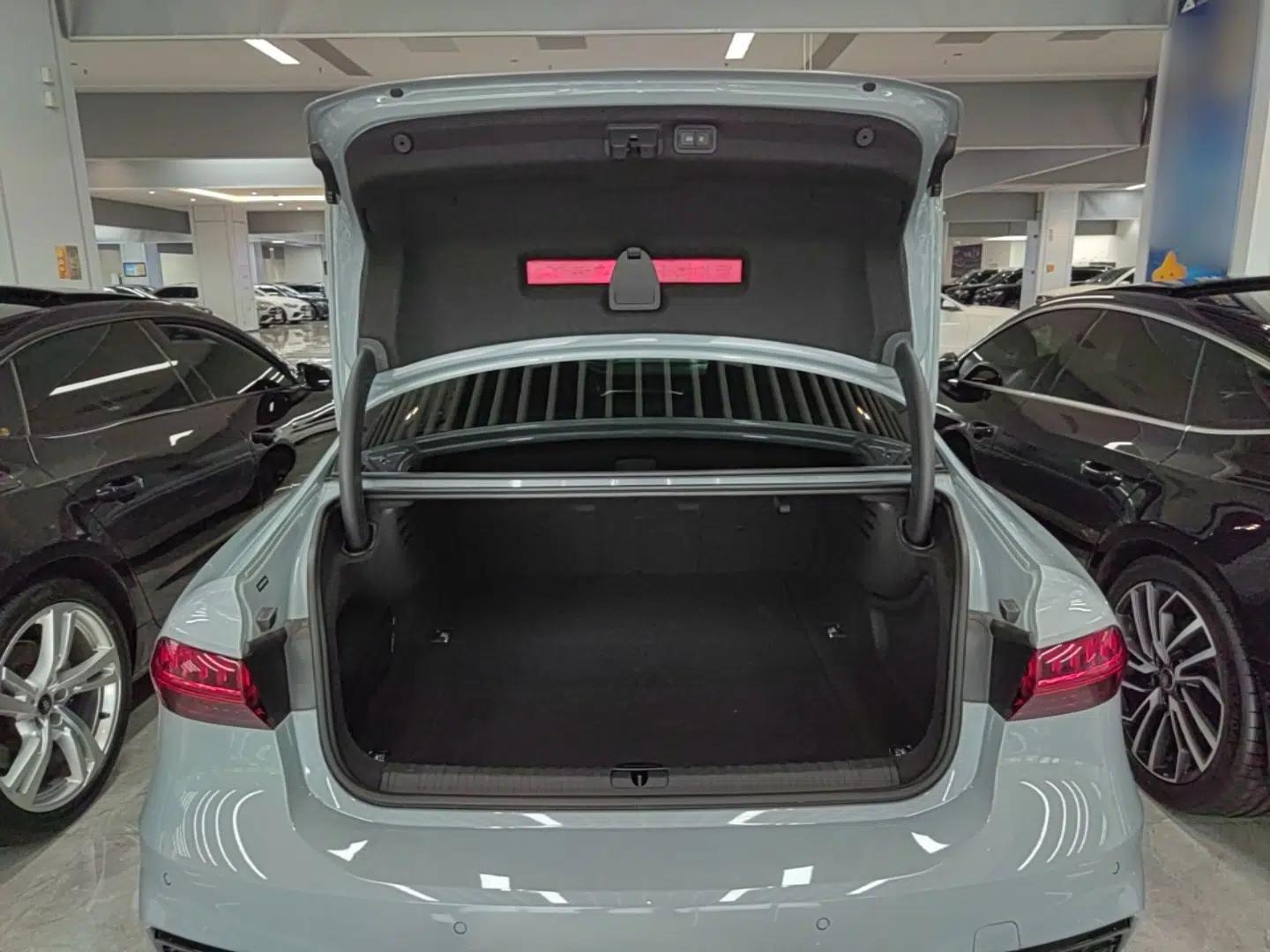 Audi A7L 2024 55 TFSI quattro Flagship Model — миниатюра 22