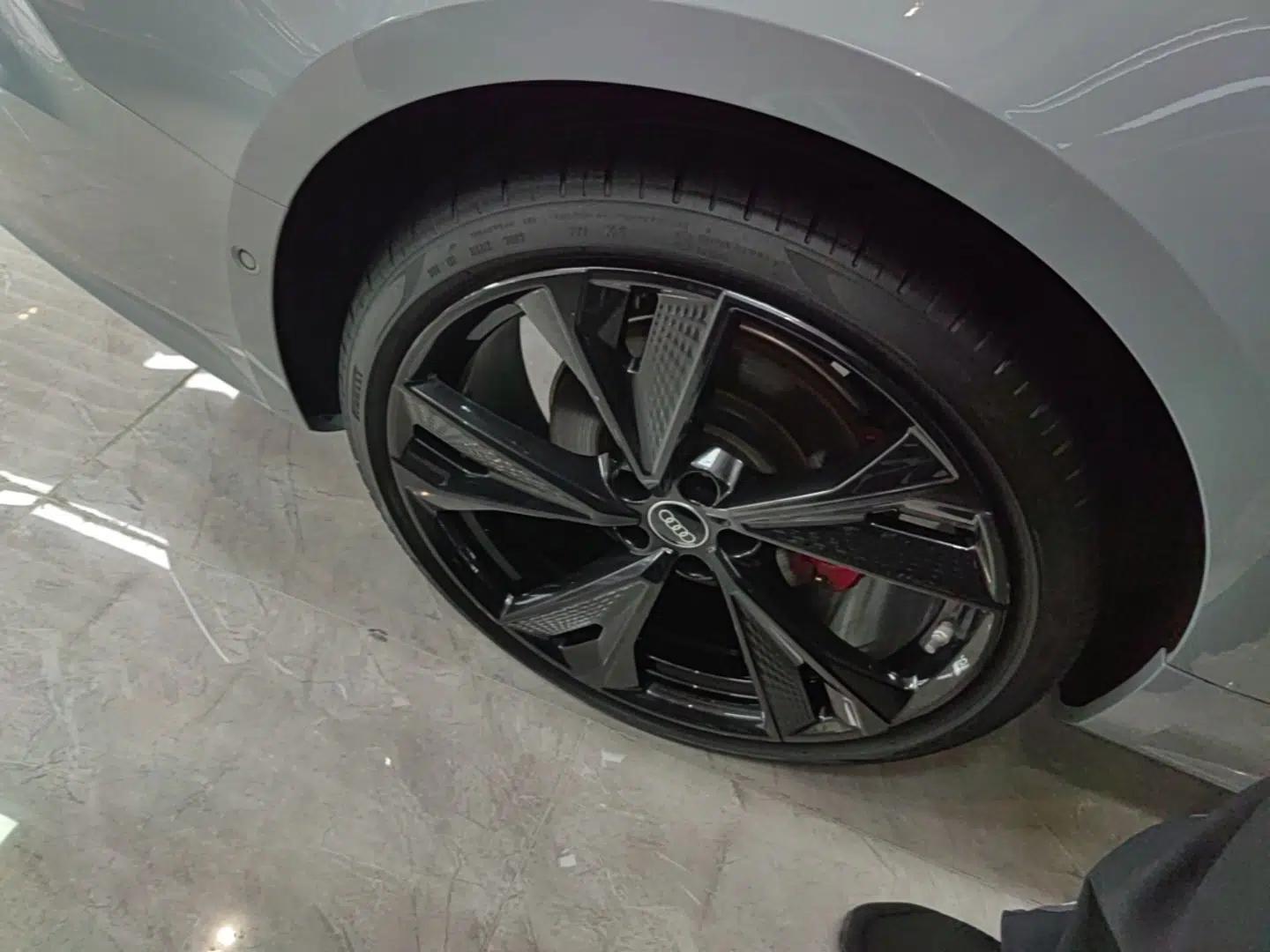 Audi A7L 2024 55 TFSI quattro Flagship Model — миниатюра 10