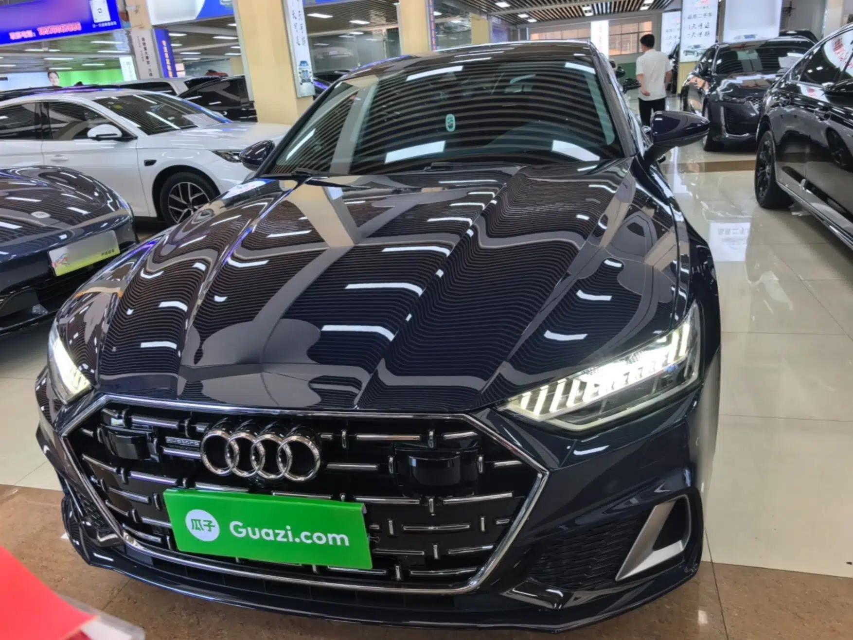 Audi A7L 2024 45TFSI quattro S-line Visionary Edition Flow Crystal Package — миниатюра 2