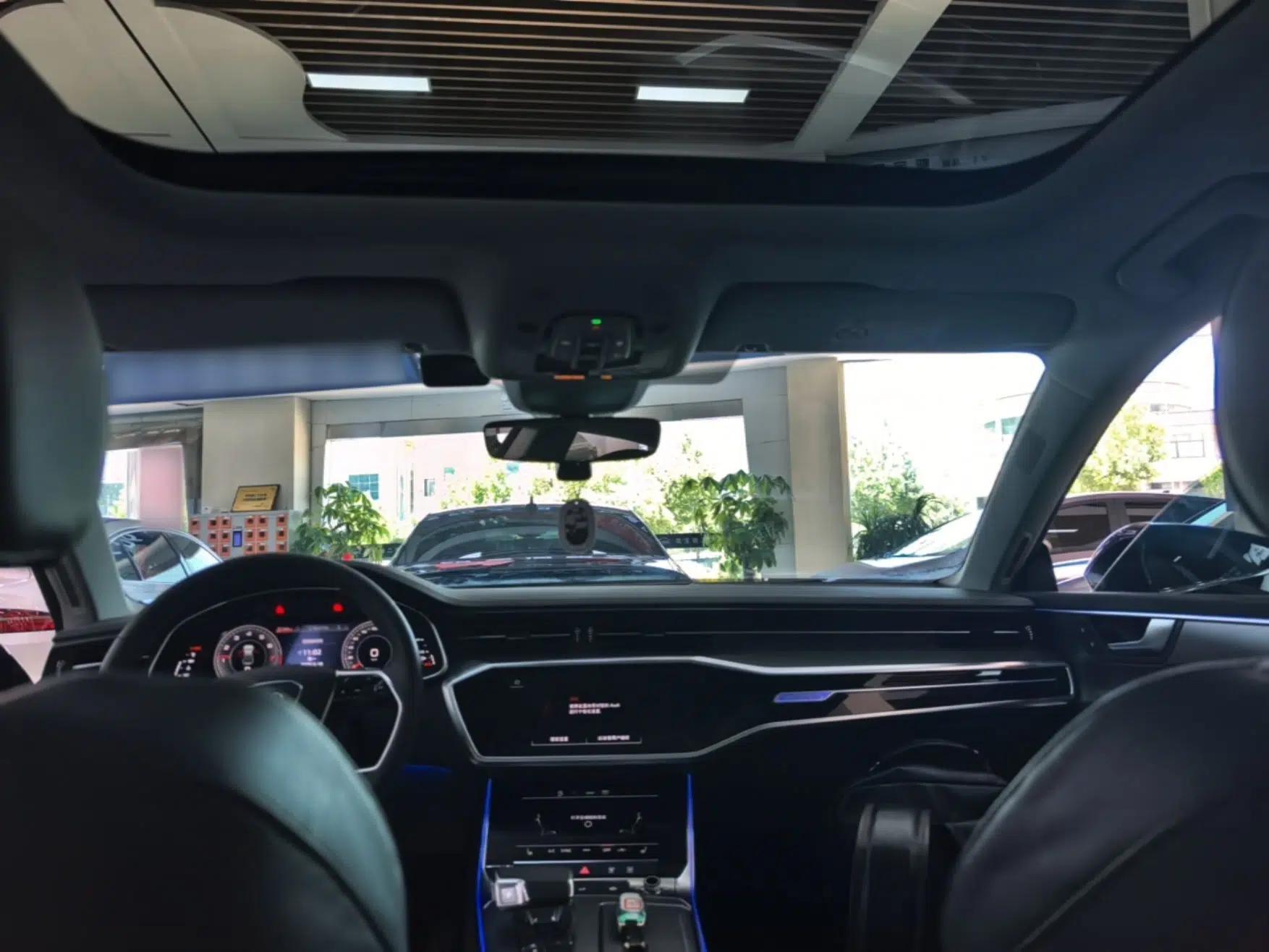 Audi A7L 2024 45TFSI quattro S-line Visionary Edition Flow Crystal Package — миниатюра 21