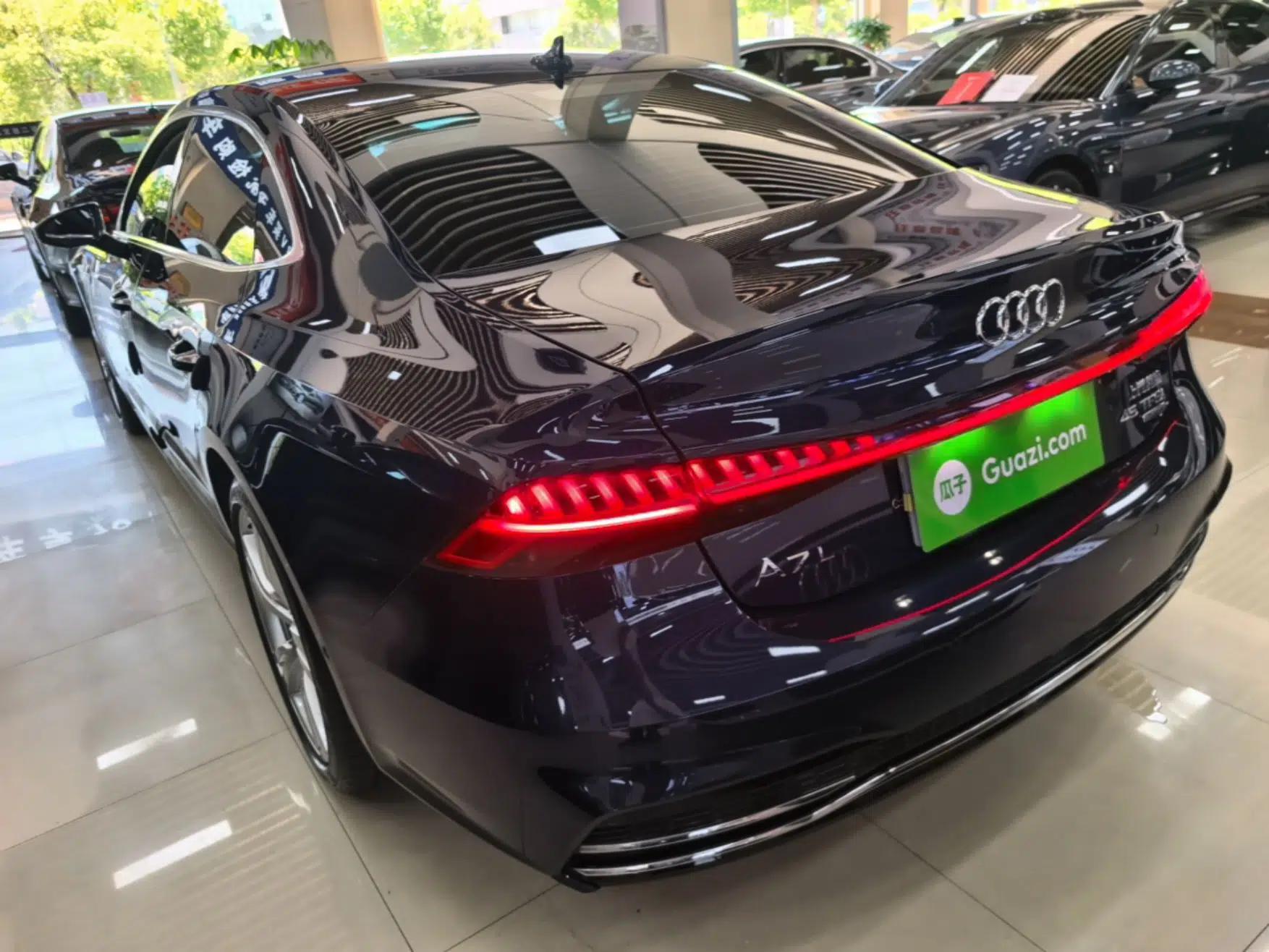 Audi A7L 2024 45TFSI quattro S-line Visionary Edition Flow Crystal Package — миниатюра 4