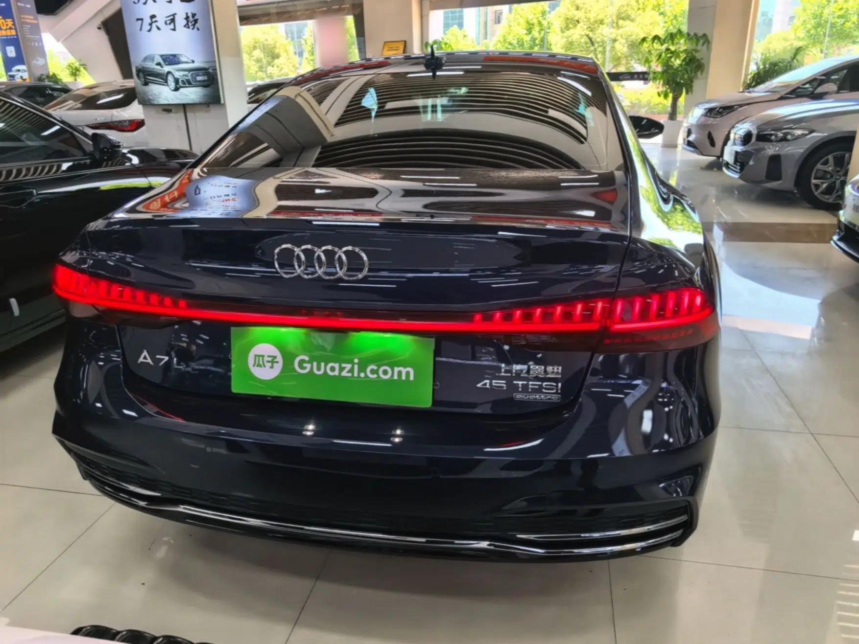 Audi A7L 2024 45TFSI quattro S-line Visionary Edition Flow Crystal Package — миниатюра 5