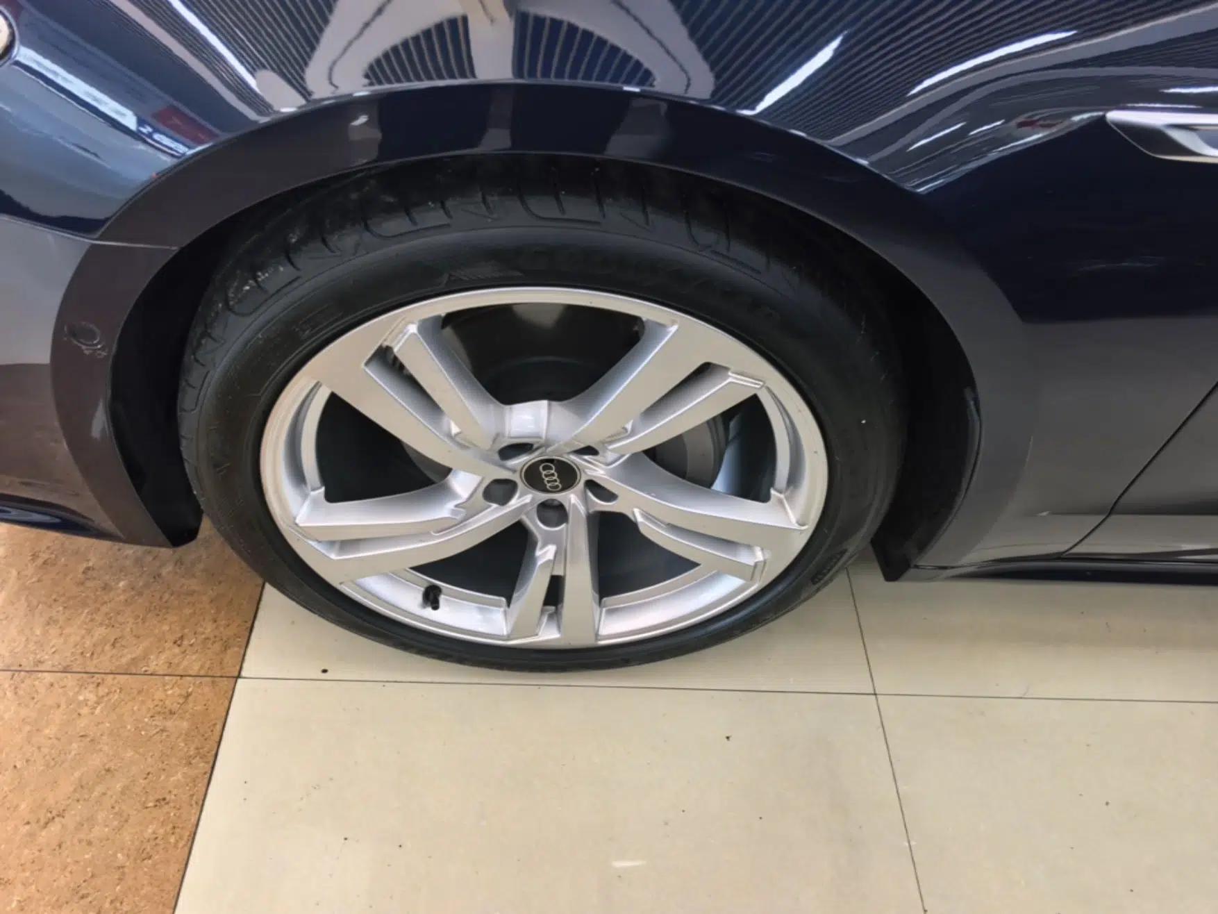 Audi A7L 2024 45TFSI quattro S-line Visionary Edition Flow Crystal Package — миниатюра 8