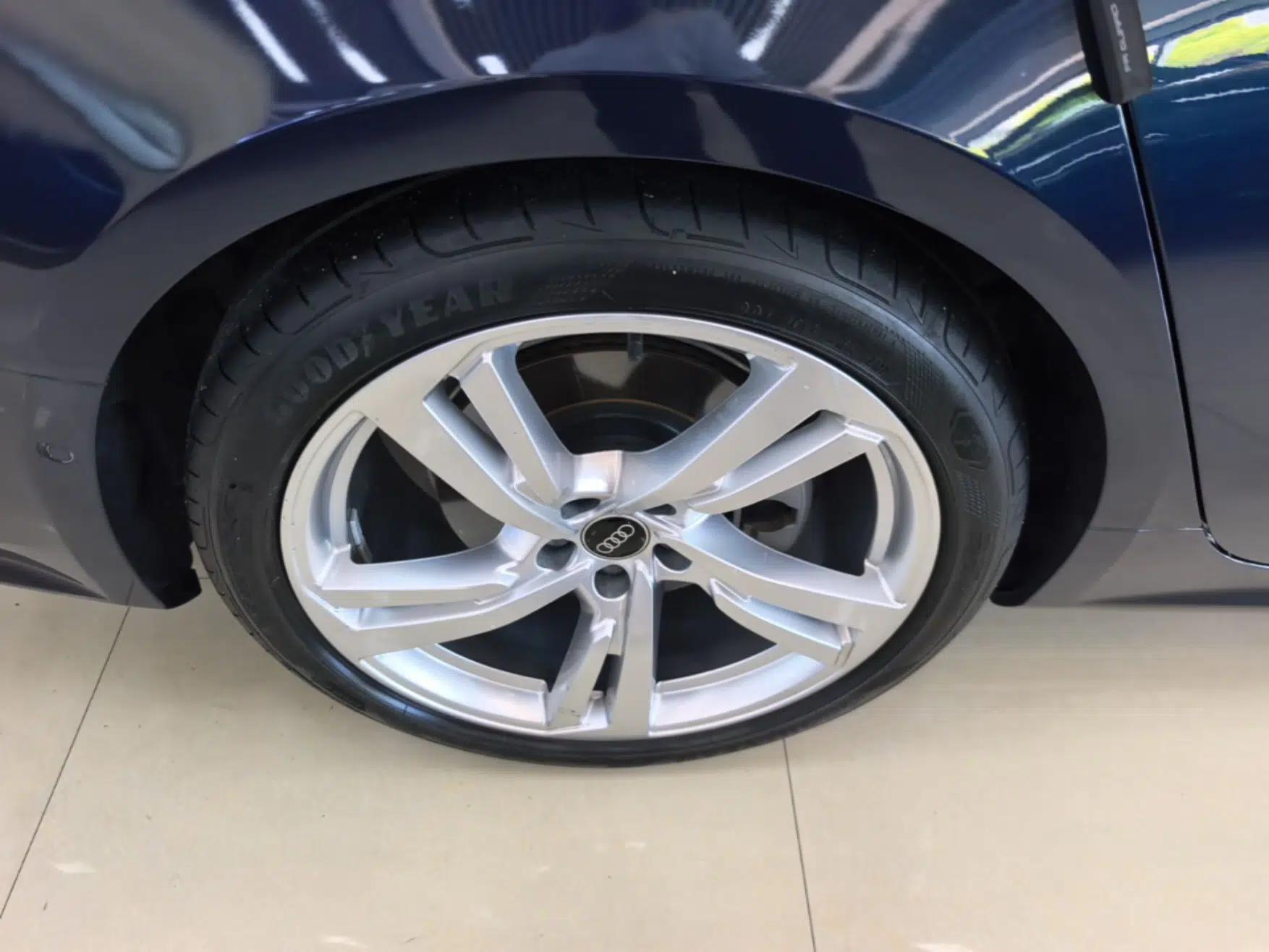 Audi A7L 2024 45TFSI quattro S-line Visionary Edition Flow Crystal Package — миниатюра 10