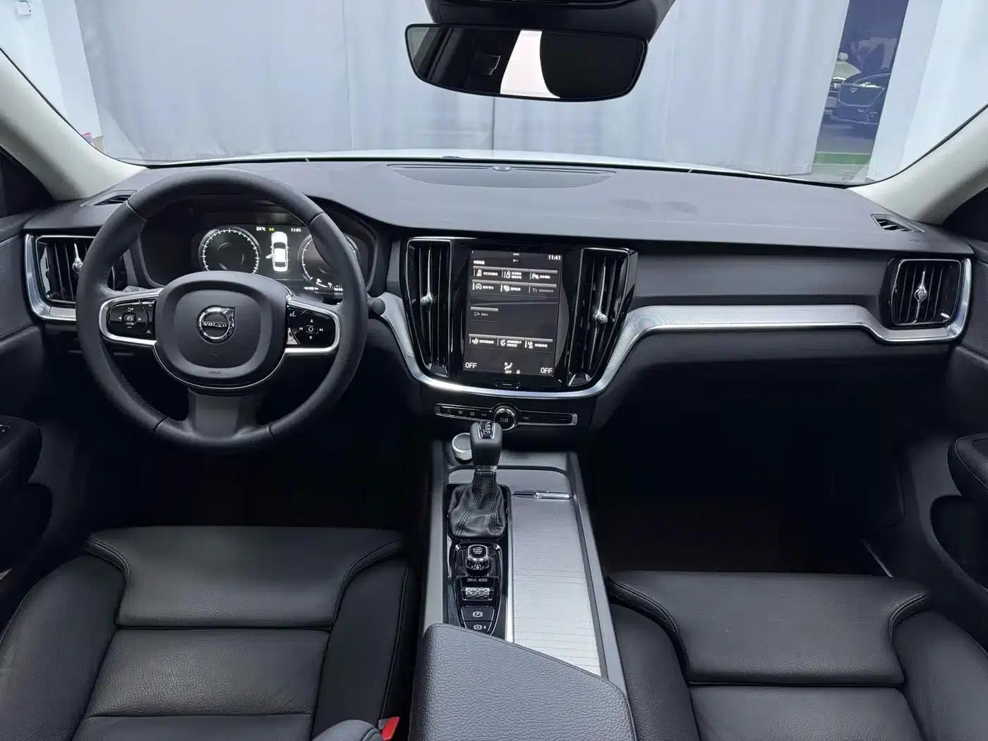 Volvo S60 2020 T4 Smart Sport Edition — миниатюра 5