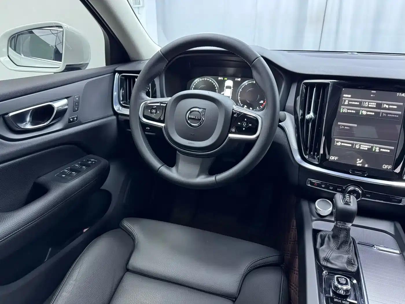 Volvo S60 2020 T4 Smart Sport Edition — миниатюра 6