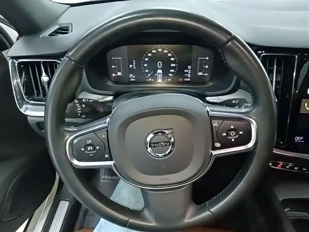 2022 Volvo S60 B4 Smart Luxury Edition — миниатюра 11