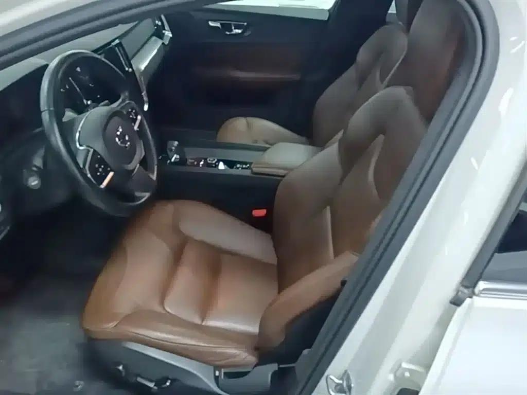2022 Volvo S60 B4 Smart Luxury Edition — миниатюра 15