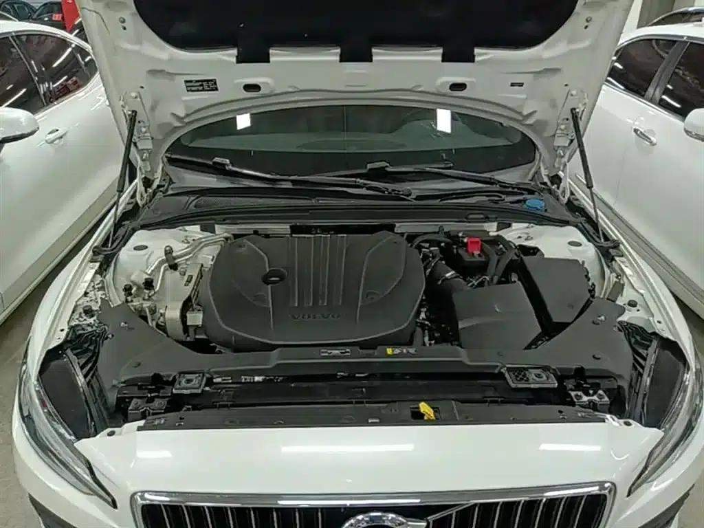 2022 Volvo S60 B4 Smart Luxury Edition — миниатюра 20