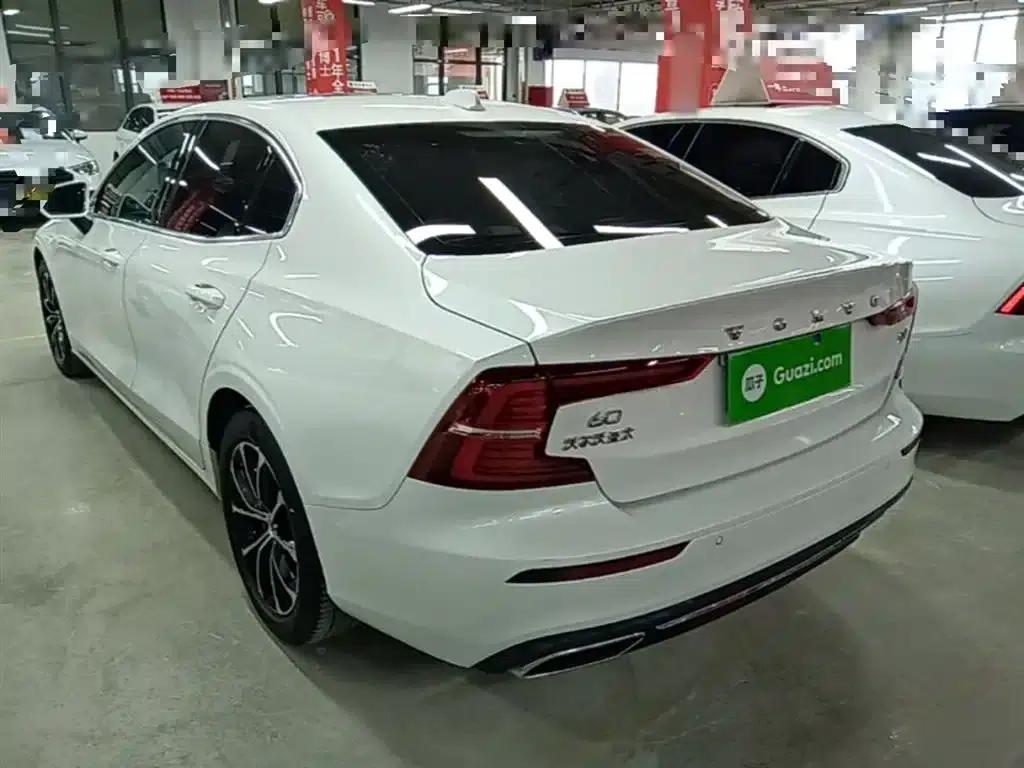 2022 Volvo S60 B4 Smart Luxury Edition — миниатюра 5