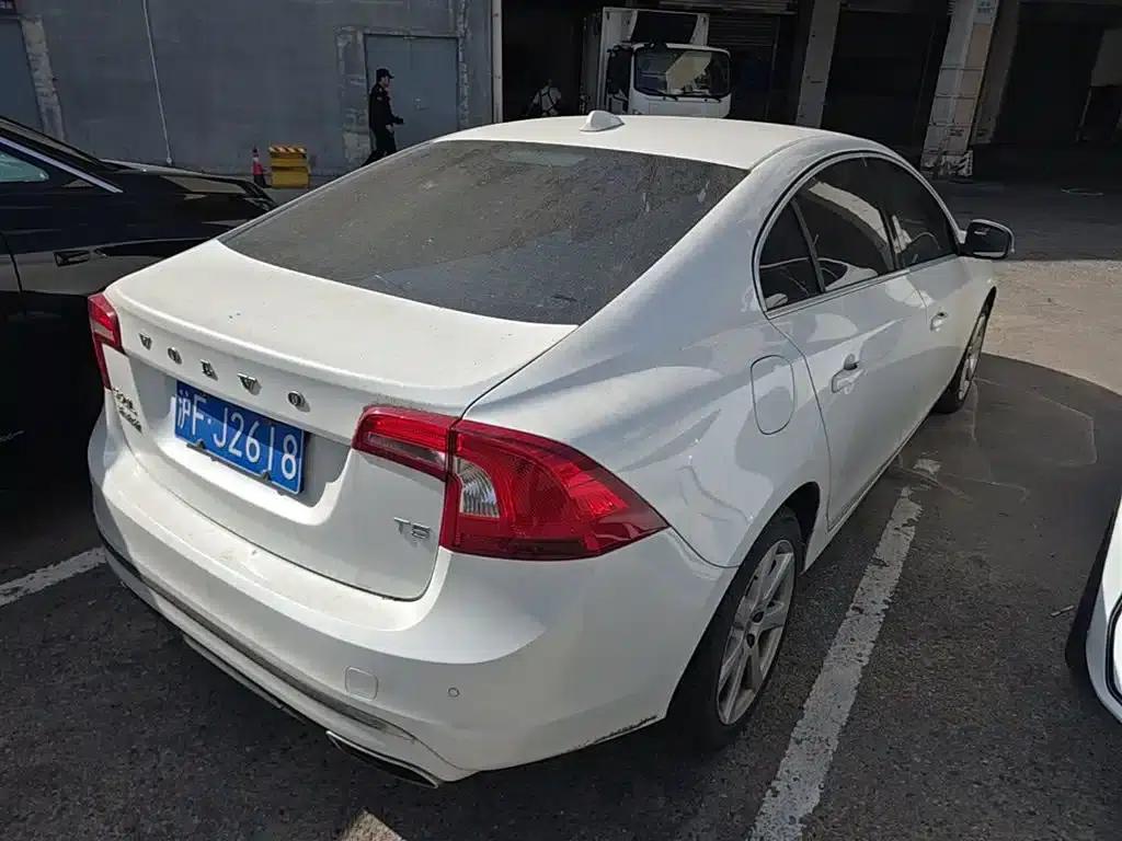 2016 Volvo S60L T5 Smart Edition — миниатюра 12