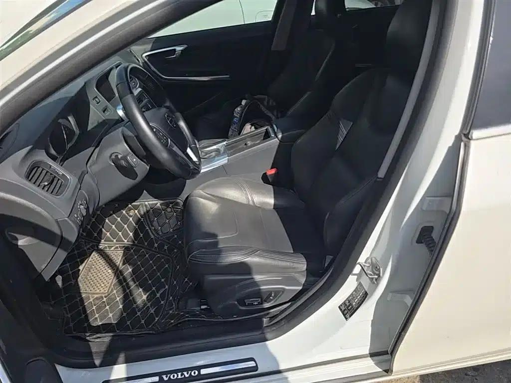 2016 Volvo S60L T5 Smart Edition — миниатюра 22