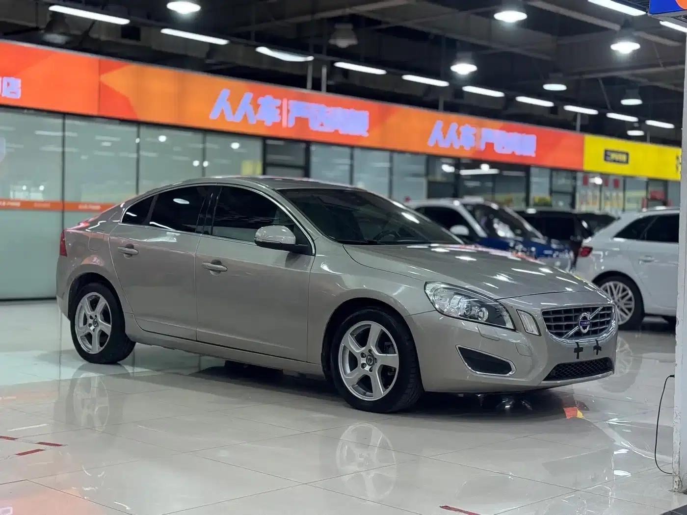 2013 Volvo S60 T5 Comfort Edition (Imported) — миниатюра 3