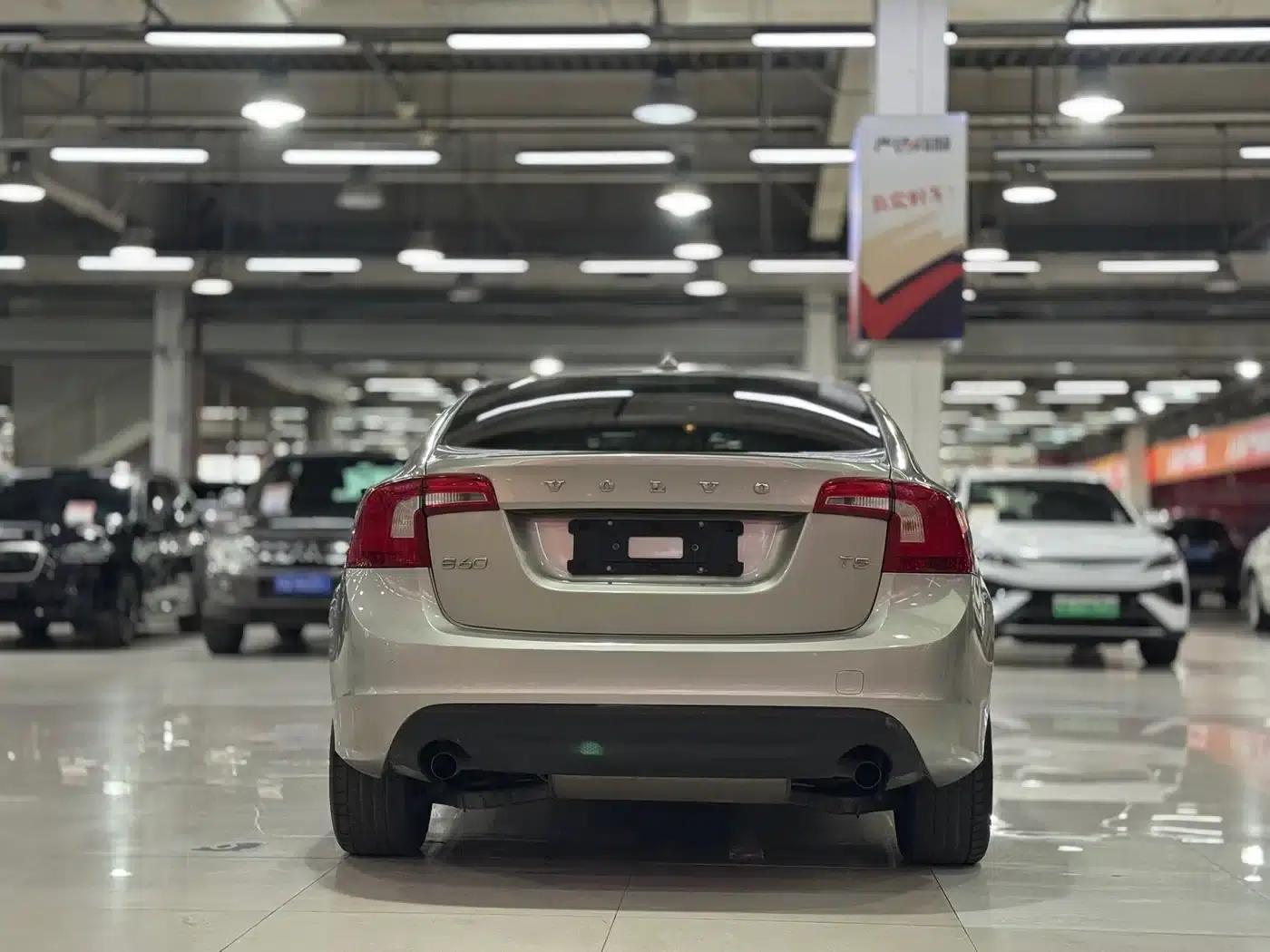 2013 Volvo S60 T5 Comfort Edition (Imported) — миниатюра 4