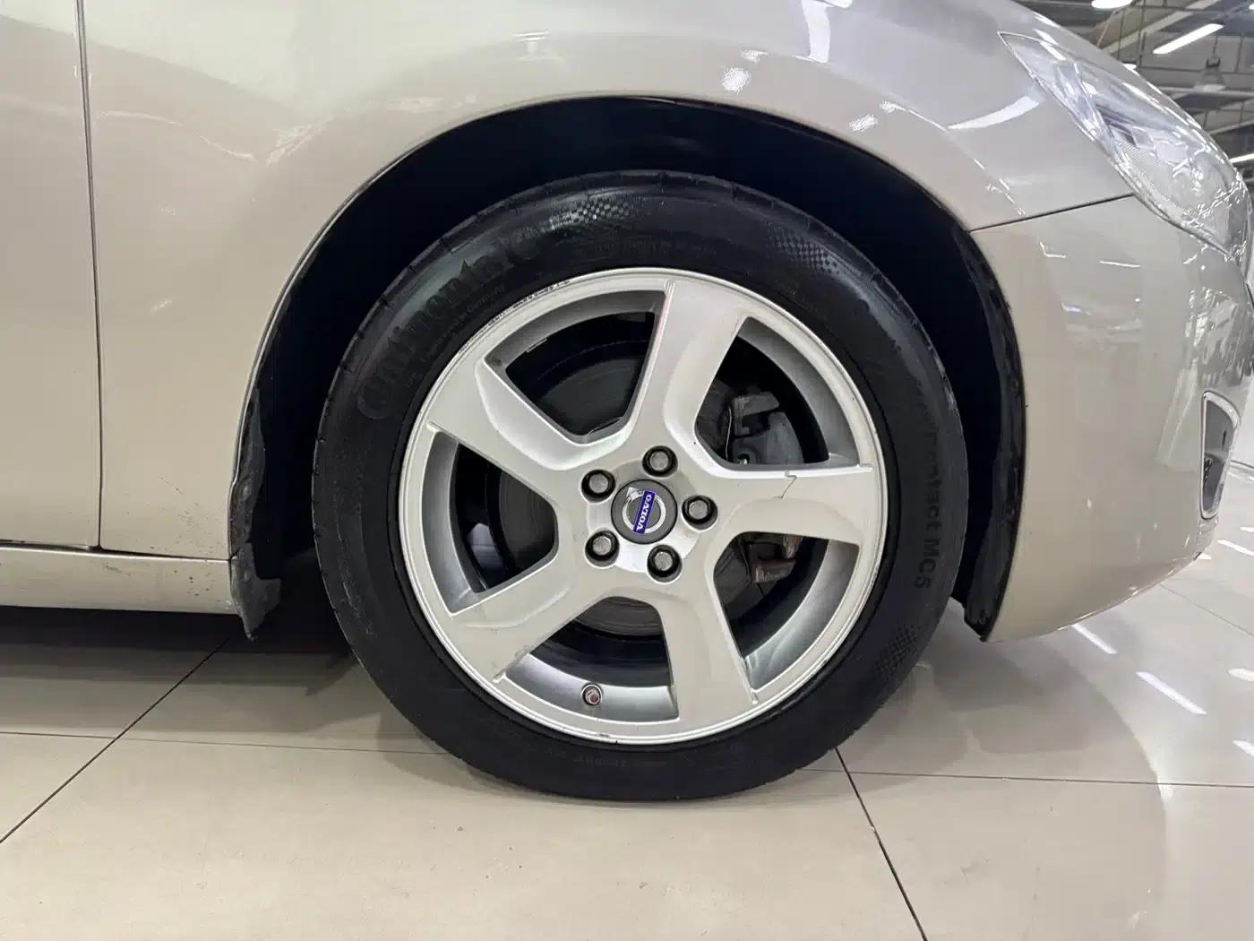 2013 Volvo S60 T5 Comfort Edition (Imported) — миниатюра 9