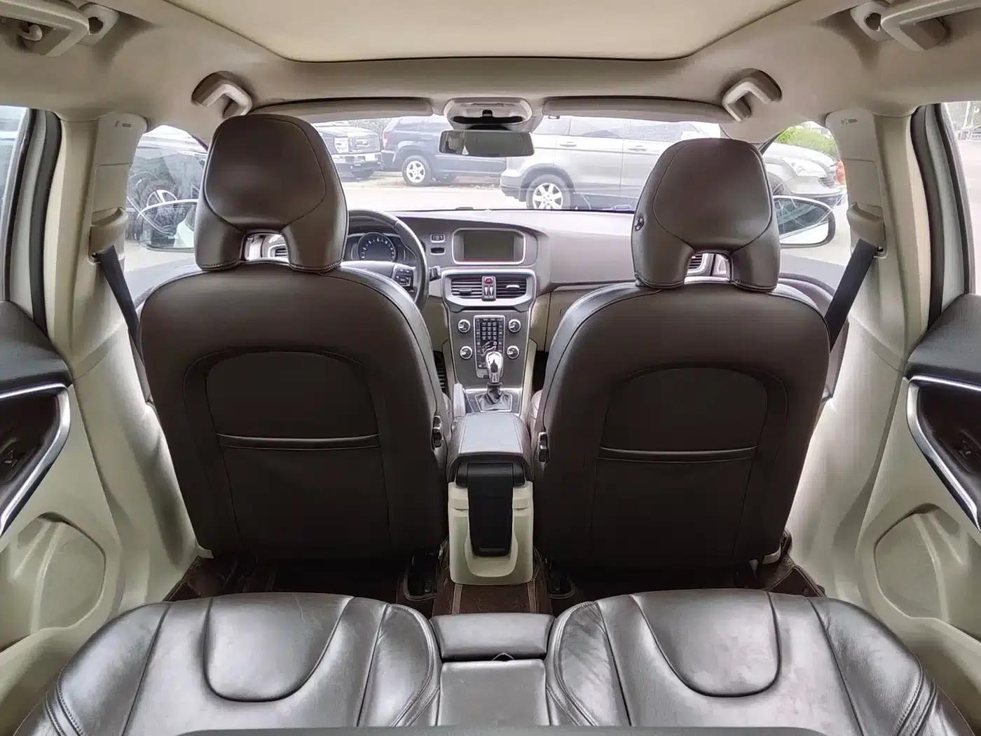 2014 Volvo V40 2.0T Smart Edition — миниатюра 12