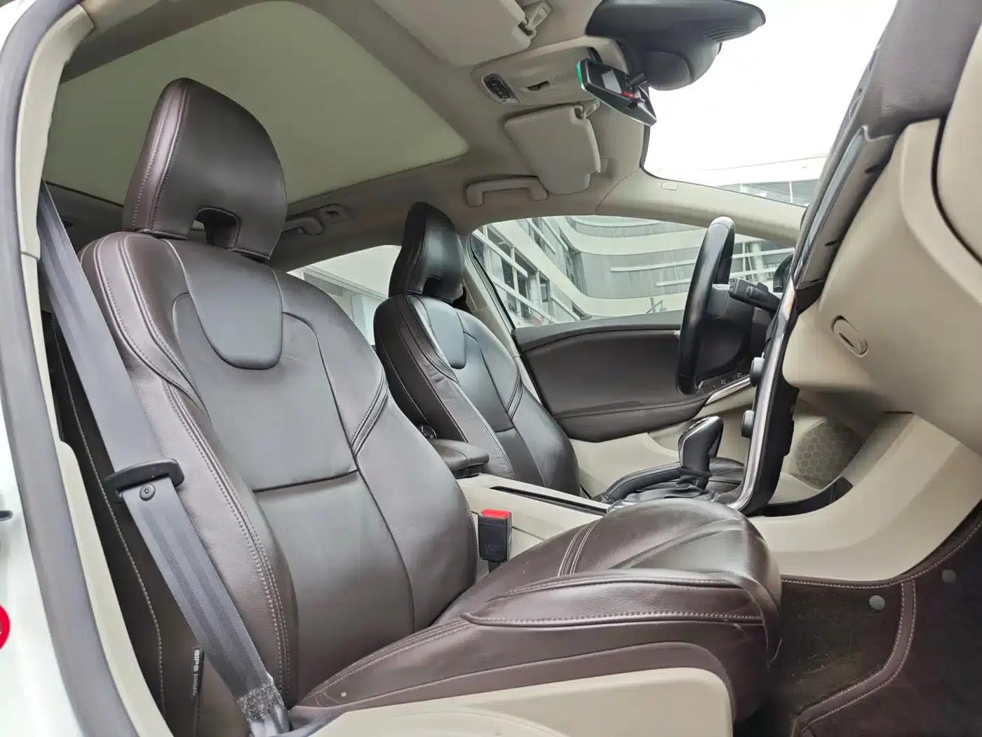 2014 Volvo V40 2.0T Smart Edition — миниатюра 15