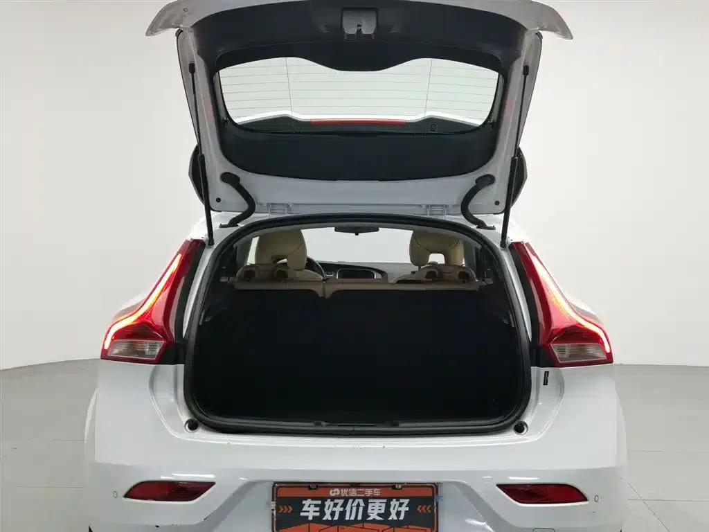 2018 Volvo V40 T3 Smart Edition — миниатюра 16