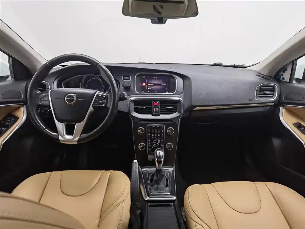 2018 Volvo V40 T3 Smart Edition — миниатюра 5