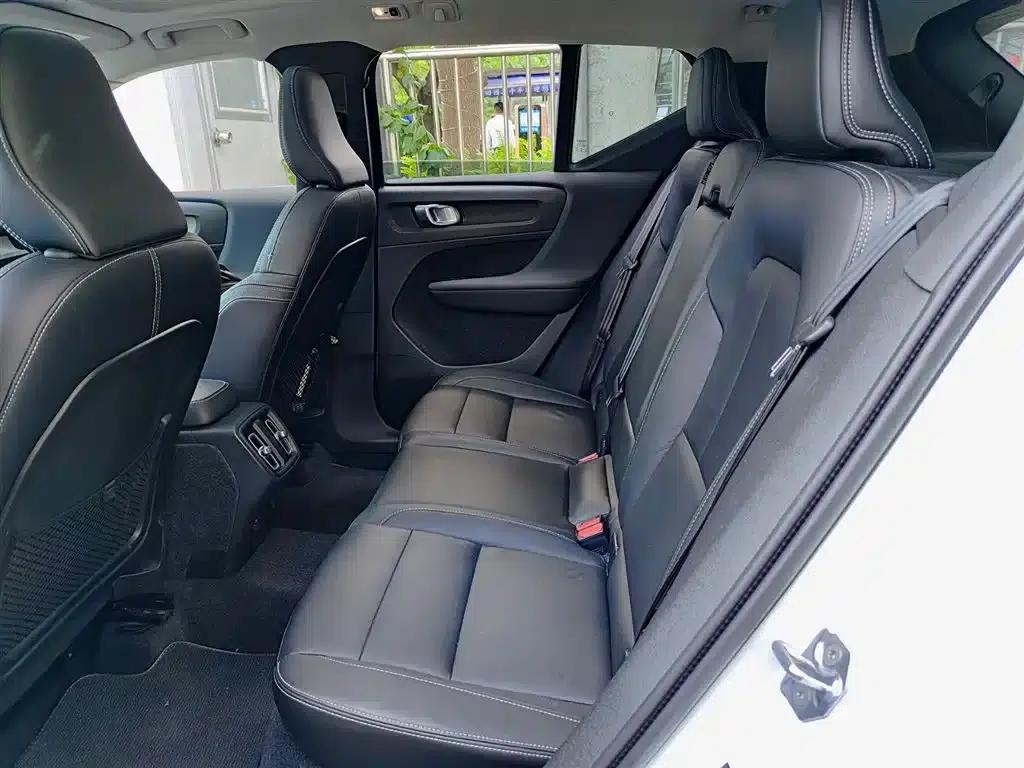 2020 Volvo XC40 T4 AWD Inscription Luxury Edition — миниатюра 8