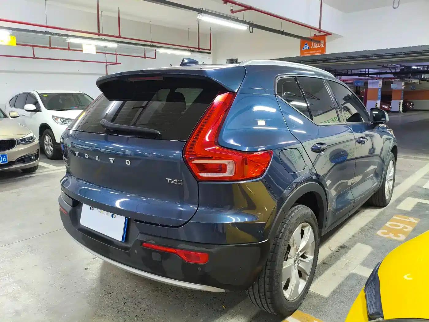 2021 Volvo XC40 T4 AWD Smart Fashion Edition — миниатюра 6
