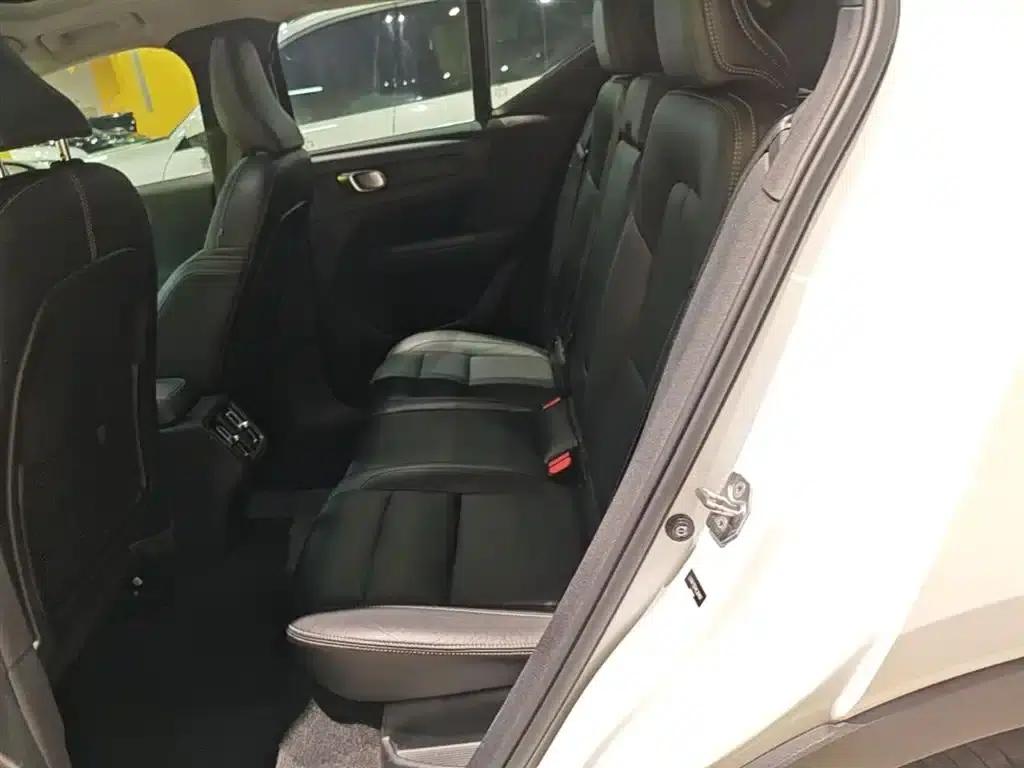 2020 Volvo XC40 T3 Inscription Luxury Edition — миниатюра 17