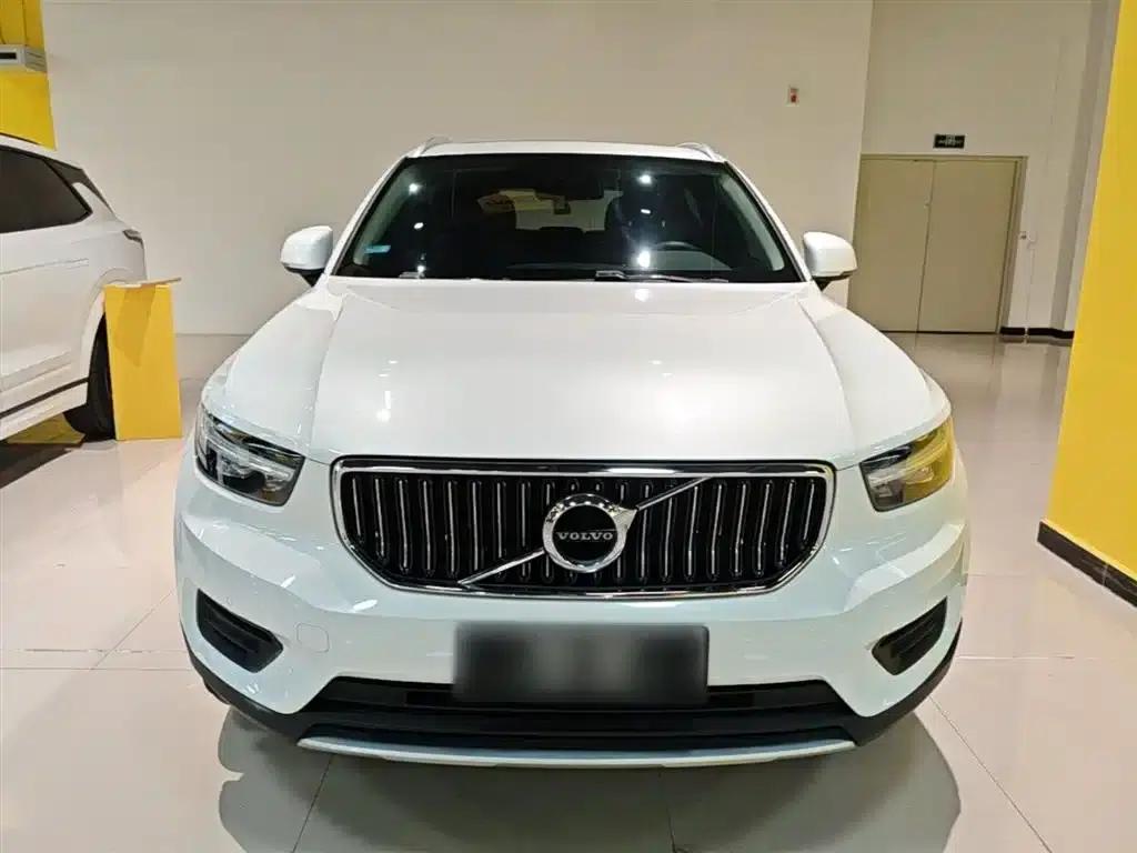 2020 Volvo XC40 T3 Inscription Luxury Edition — миниатюра 3