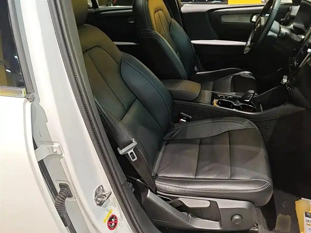 2020 Volvo XC40 T3 Inscription Luxury Edition — миниатюра 25