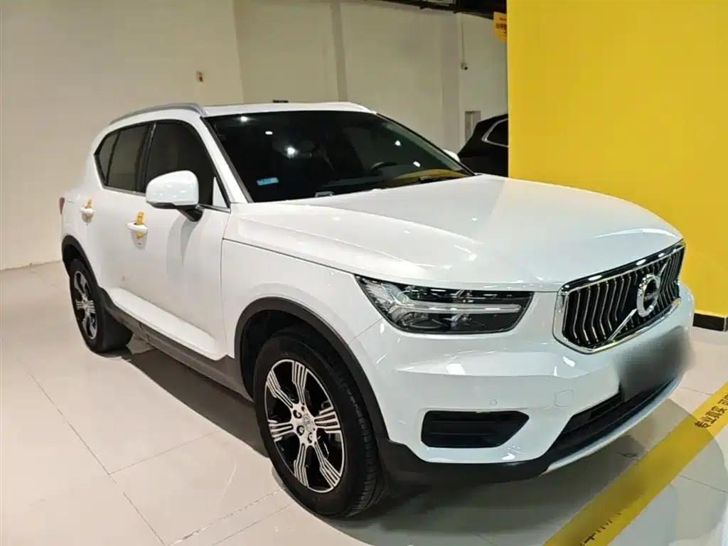 2020 Volvo XC40 T3 Inscription Luxury Edition — миниатюра 4