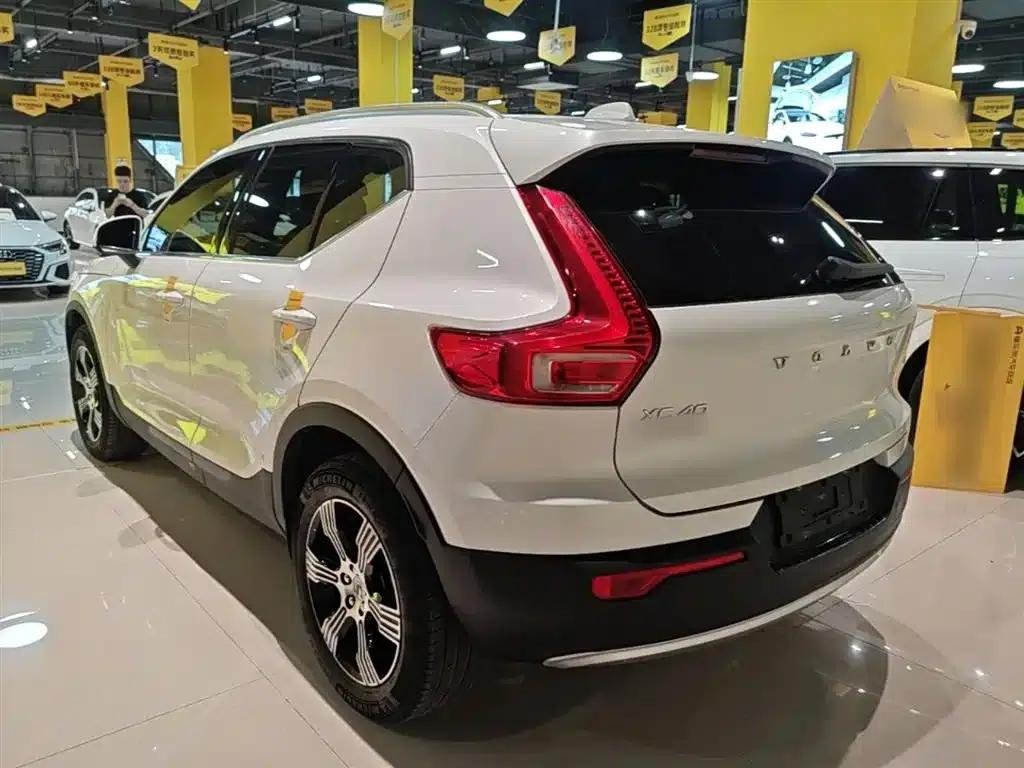 2020 Volvo XC40 T3 Inscription Luxury Edition — миниатюра 5