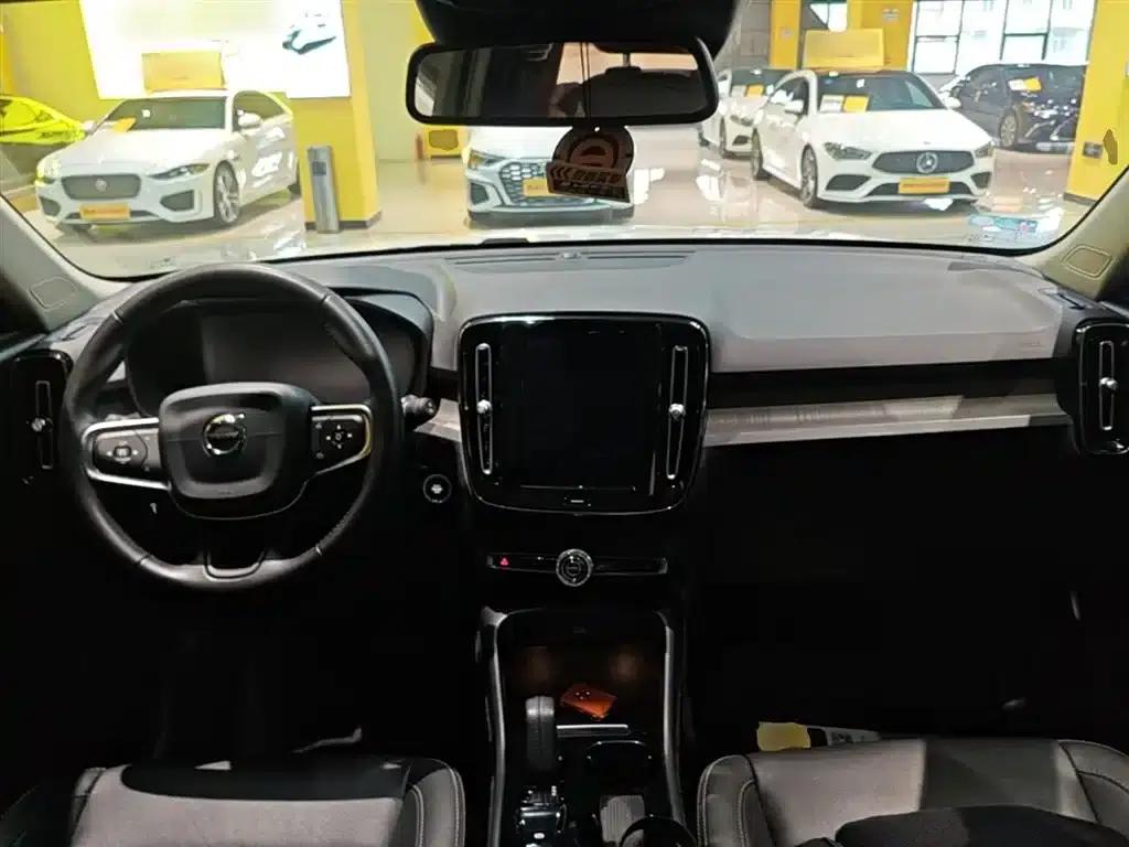 2020 Volvo XC40 T3 Inscription Luxury Edition — миниатюра 10