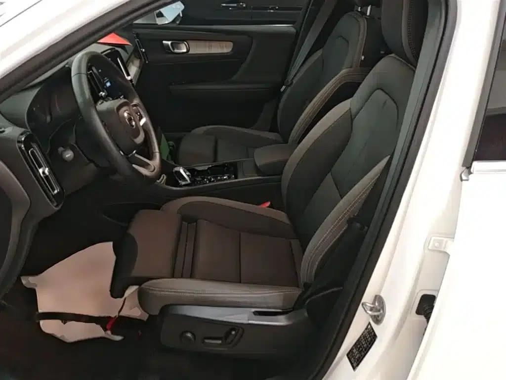 2023 Volvo XC40 B3 Smart Luxury Edition — миниатюра 15