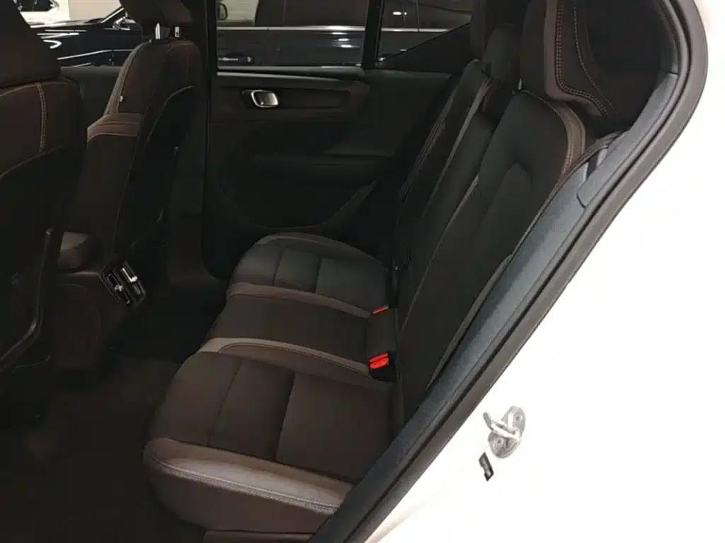 2023 Volvo XC40 B3 Smart Luxury Edition — миниатюра 17