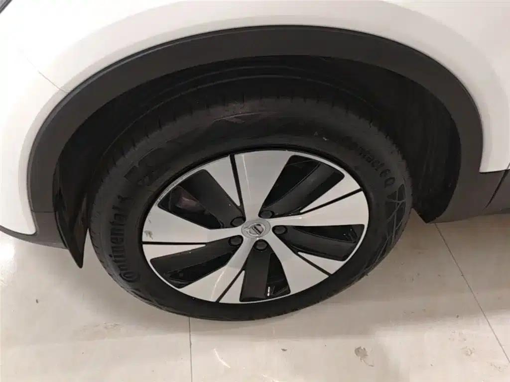 2023 Volvo XC40 B3 Smart Luxury Edition — миниатюра 23