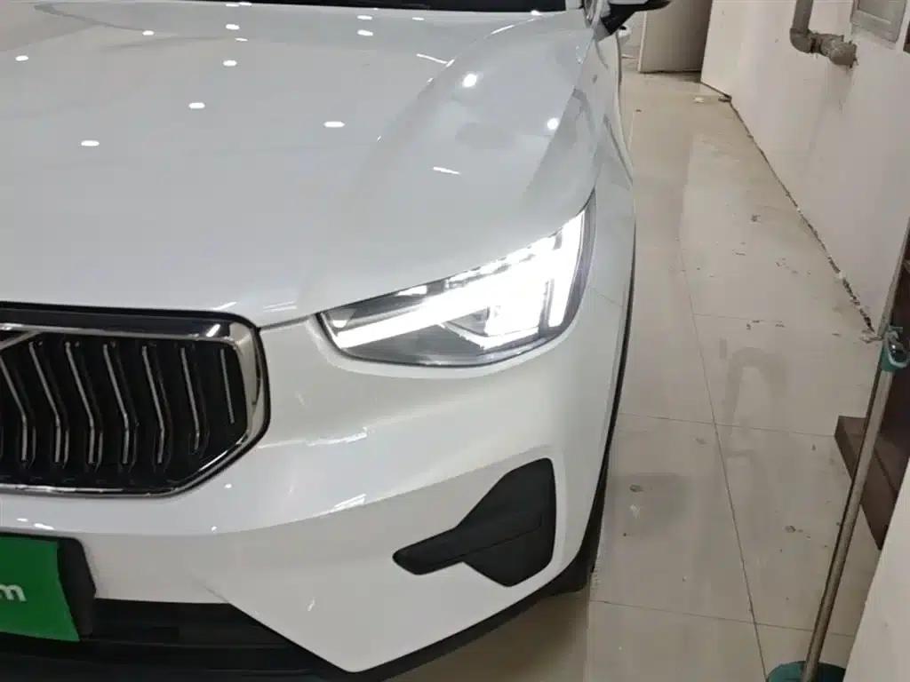 2023 Volvo XC40 B3 Smart Luxury Edition — миниатюра 24