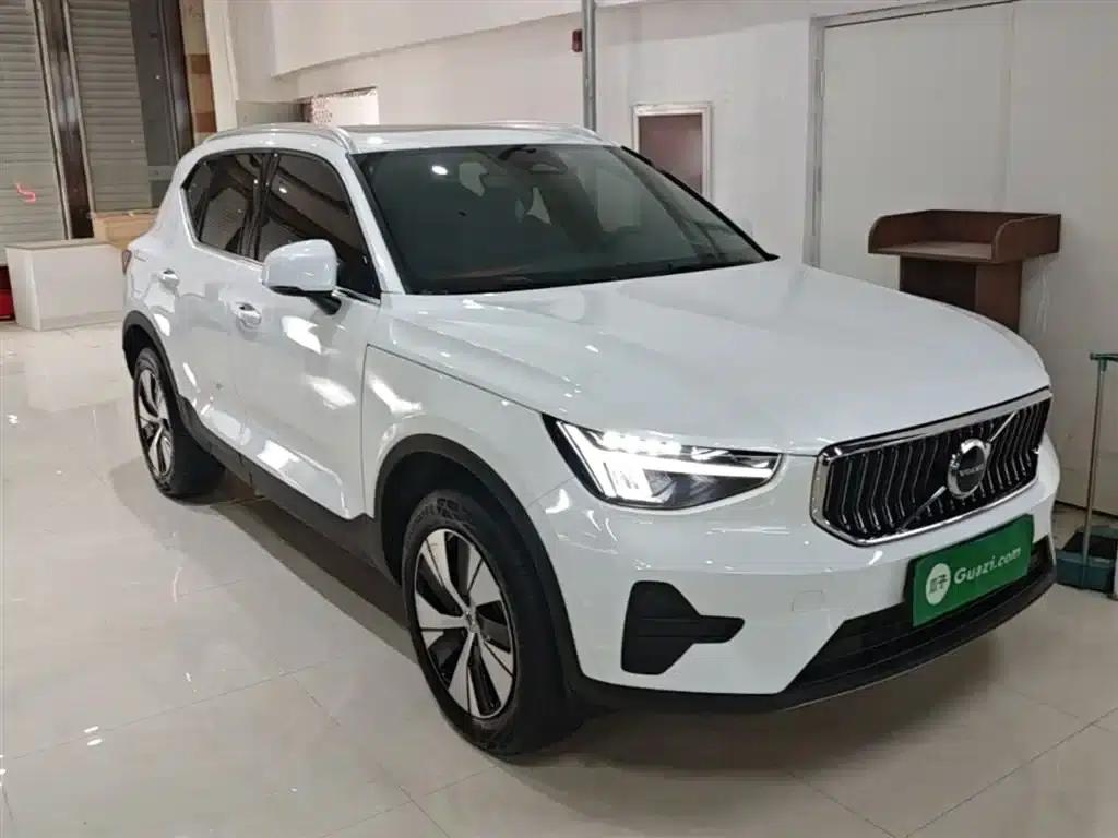 2023 Volvo XC40 B3 Smart Luxury Edition — миниатюра 4