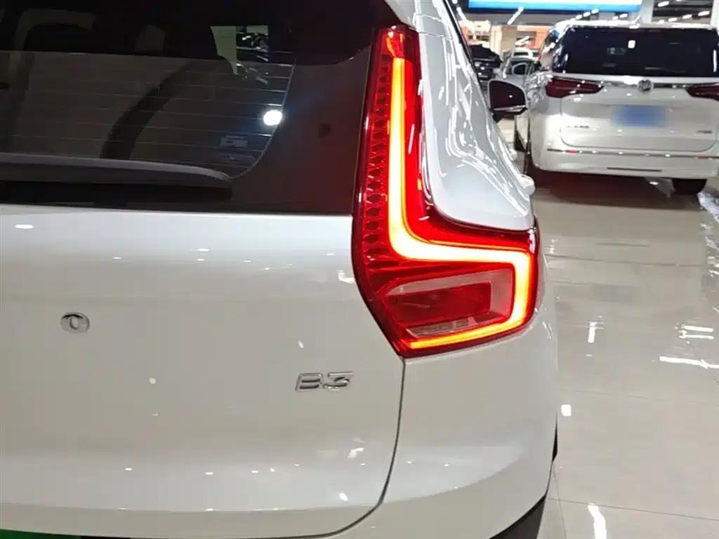 2023 Volvo XC40 B3 Smart Luxury Edition — миниатюра 8