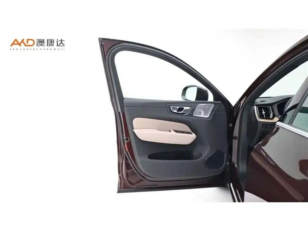 Volvo XC60 2.0T 2026 Plug-in Hybrid Long Range AWD Smart Luxury Edition — миниатюра 10