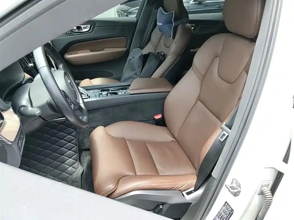 2022 Volvo XC60 Plug-in Hybrid T8 Plug-in Hybrid AWD Inscription Luxury Edition — миниатюра 15
