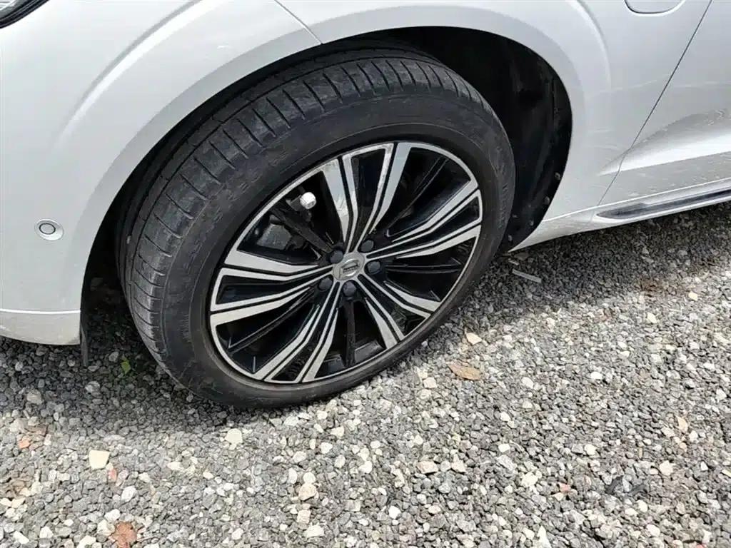 2022 Volvo XC60 Plug-in Hybrid T8 Plug-in Hybrid AWD Inscription Luxury Edition — миниатюра 23
