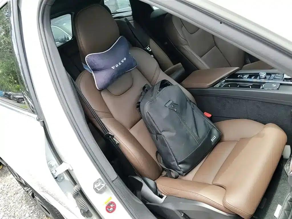 2022 Volvo XC60 Plug-in Hybrid T8 Plug-in Hybrid AWD Inscription Luxury Edition — миниатюра 25