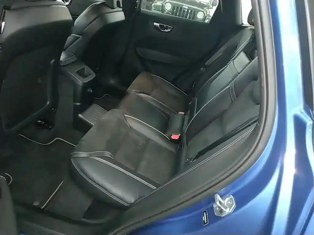 2019 Volvo XC60 Plug-in Hybrid T8 E-Drive Hybrid Smart Sport Edition (China V Emission Standard) — миниатюра 17