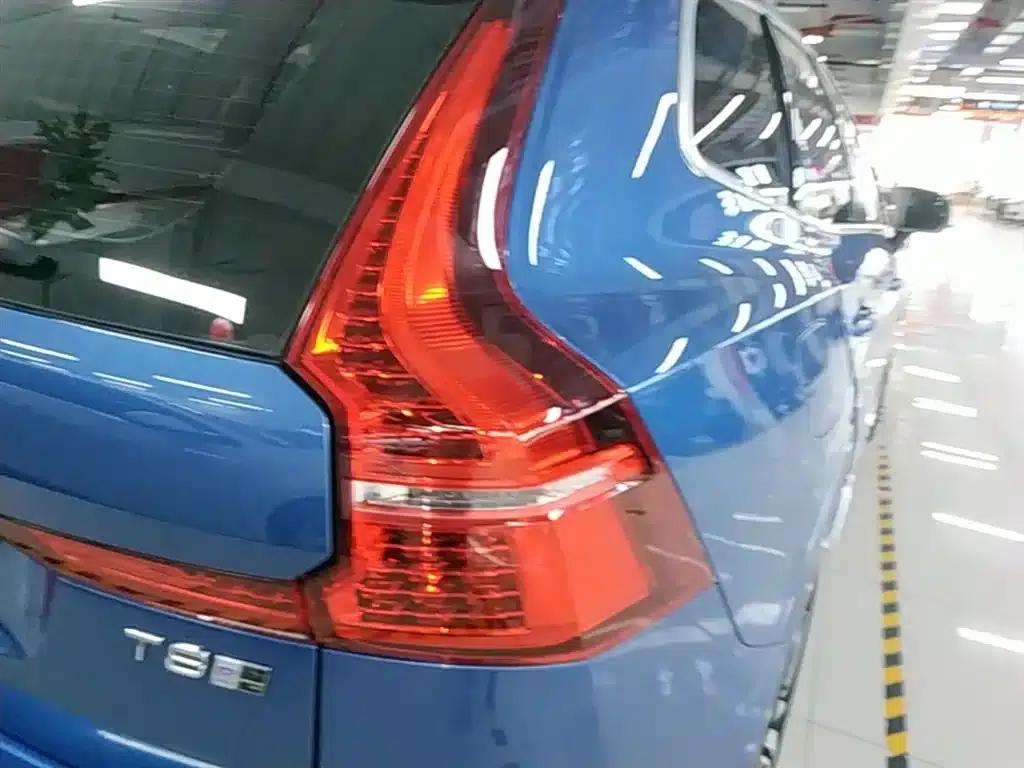 2019 Volvo XC60 Plug-in Hybrid T8 E-Drive Hybrid Smart Sport Edition (China V Emission Standard) — миниатюра 8